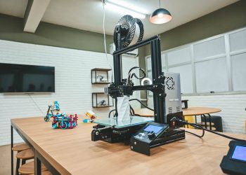 Oficina Maker: curso gratuito de robótica oferece 60 vagas para estudantes de Biguaçu