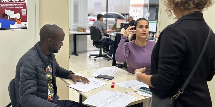 SAS participa de programação da Semana do Migrante e Refugiado com atendimento à imigrantes em diversas áreas