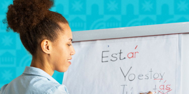 Novas turmas abertas para cursos gratuitos de línguas em Biguaçu