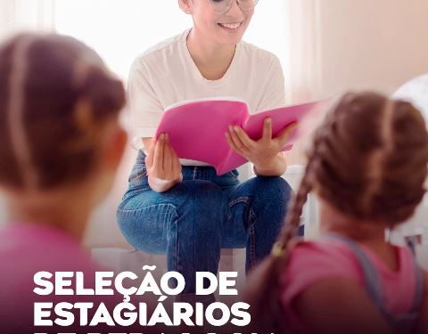 É estudante de Pedagogia e está em busca de uma oportunidade