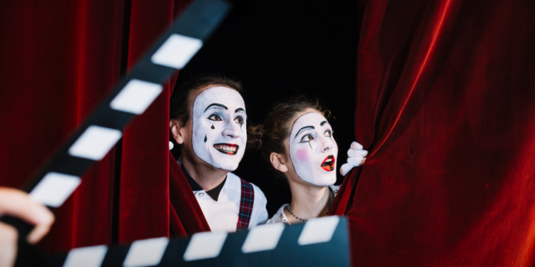 Oficinas de Teatro, Voz, Comunicação e Expressão têm vagas abertas para adultos de Biguaçu