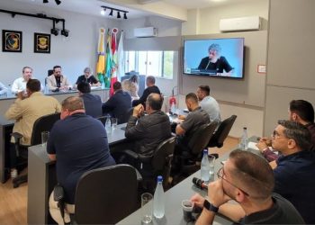 Câmara Municipal de Biguaçu recebe diretor da Arteris Região Sul em reunião sobre demandas da BR-101