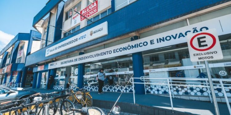 Seletiva de empregos favorece acesso a oportunidades para moradores de Biguaçu