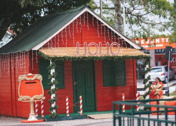 A casa do Papai Noel está de portas abertas para você