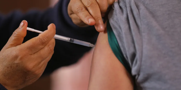 Anvisa aprova vacina contra HPV para prevenção de cânceres de orofaringe, cabeça e pescoço