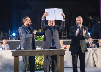 Alexandre Martins de Souza toma posse como prefeito de Biguaçu