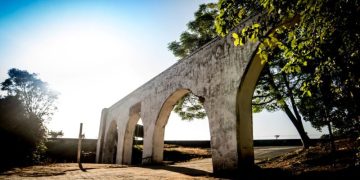 Prefeitura de Biguaçu abre licitação para restauração do Aqueduto de São Miguel