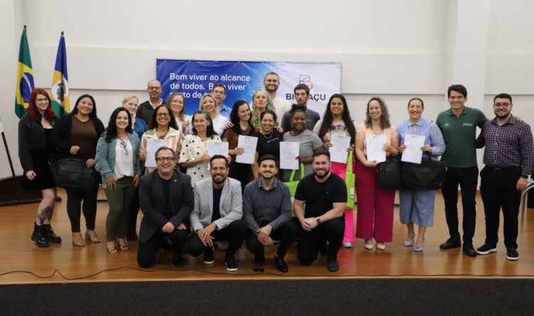 Posse de 15 novos servidores efetivos fortalece a Rede Municipal de Ensino de Biguaçu