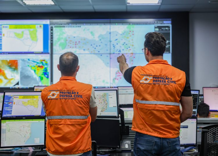 Saiba como receber alertas e adotar medidas de autoproteção diante de fenômenos climáticos adversos