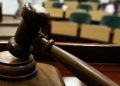 Justiça condena pais a indenizar filho expulso por orientação sexual