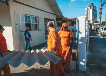 Operação Granizo ultrapassa 16 mil telhas entregues às famílias atingidas