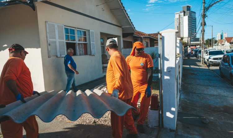 Operação Granizo ultrapassa 16 mil telhas entregues às famílias atingidas