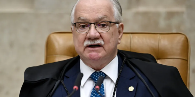 Sessão no STF tem bate-boca e ofensas entre ministros, de 'aprendiz de feiticeiro' a 'leviano'