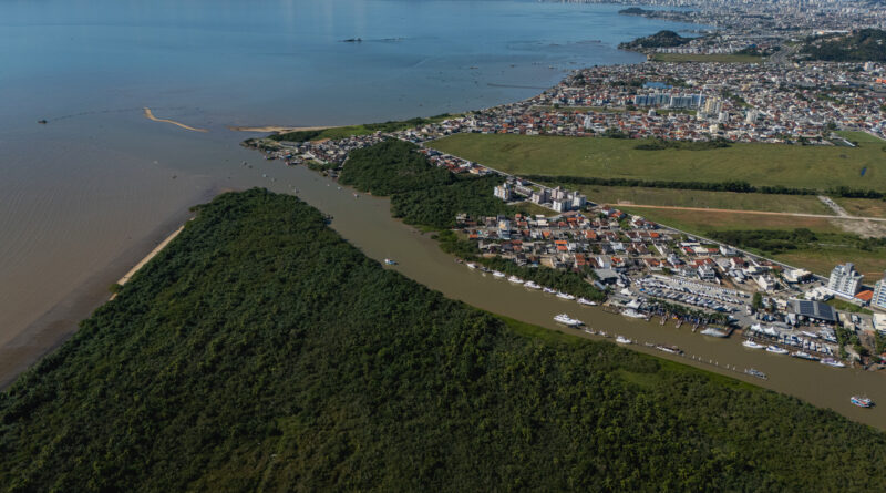 Molhes do Rio Biguaçu